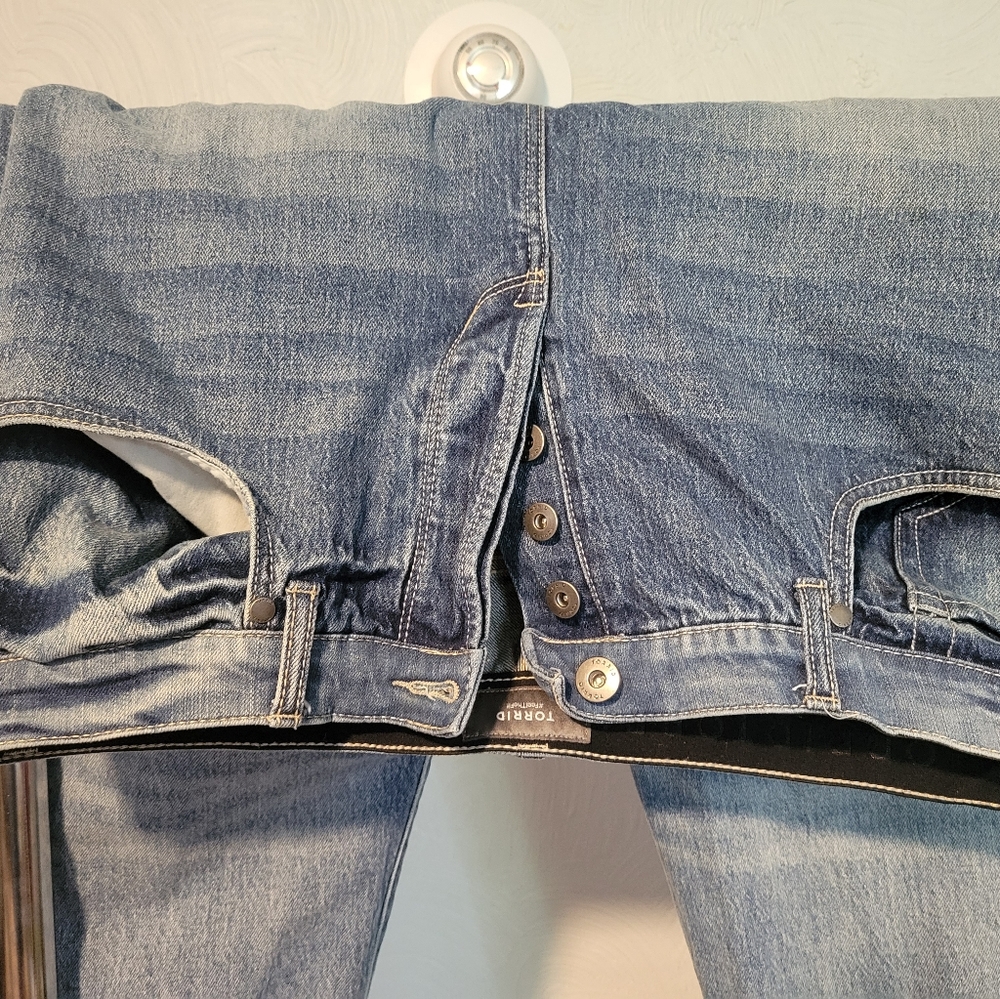 Torrid, size 16T, button fly jeans